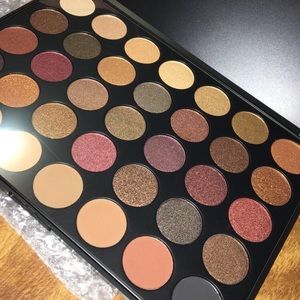 35F - Fall Into Frost Eyeshadow Palette